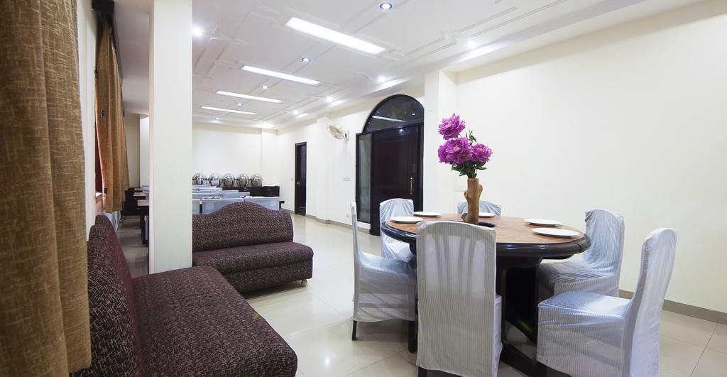 OYO 22154 Hotel Delhi Darbar Exterior foto